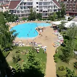 Debbies 2 Bed With Pool And Garden Views Апартамент Слънчев бряг
