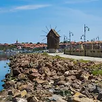 Debbies 2 Bed With Pool And Garden Views Слънчев бряг