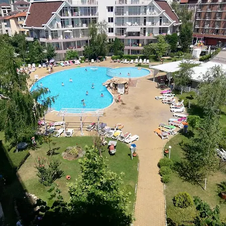 Debbies 2 Bed With Pool And Garden Views Lejlighed Sunny Beach