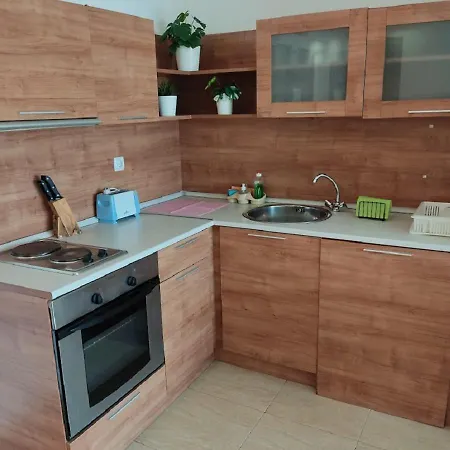 Lejlighed Debbies 2 Bed With Pool And Garden Views Sunny Beach