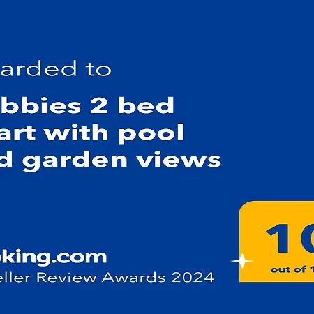 Debbies 2 Bed With Pool And Garden Views Lejlighed