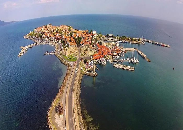 Apartamento Debbies 2 Bed With Pool And Garden Views Sunny Beach