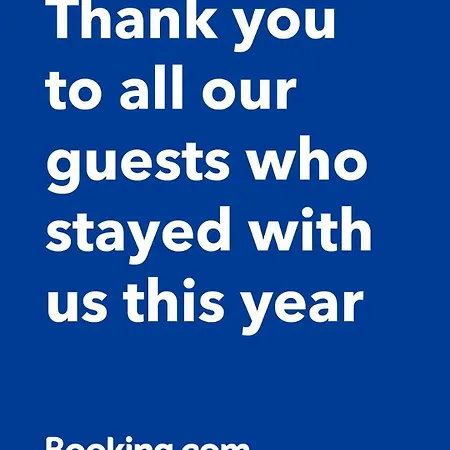 Appartement Debbies 2 Bed With Pool And Garden Views